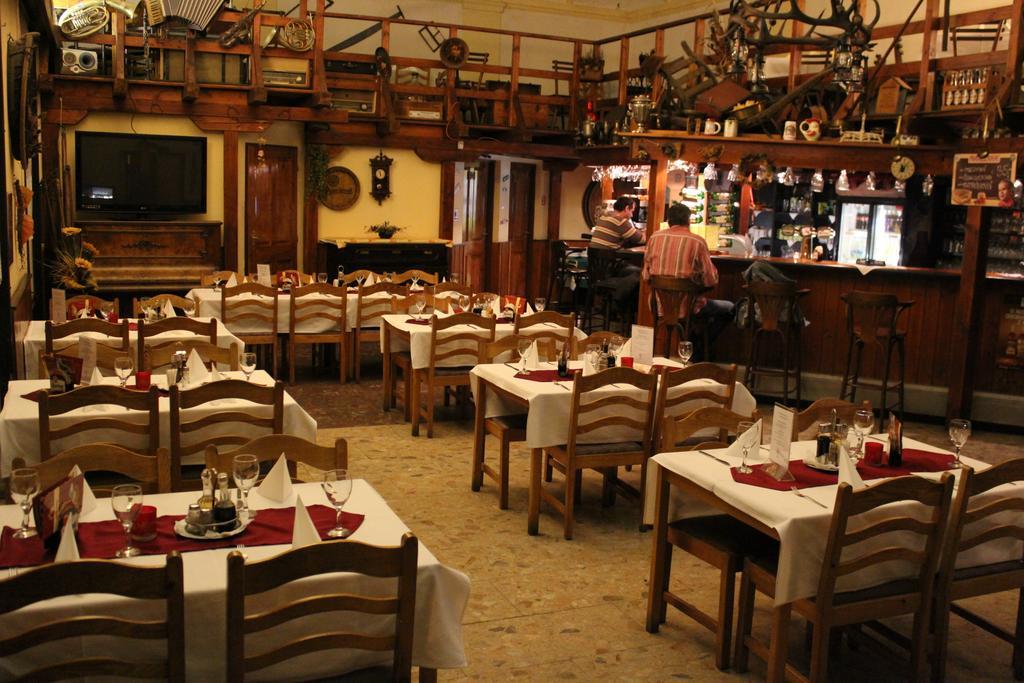 Hotel Max Simek Ostrava Bagian luar foto
